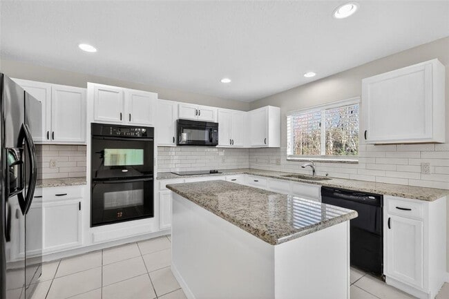 Building Photo - 413 Country Cottage Ln