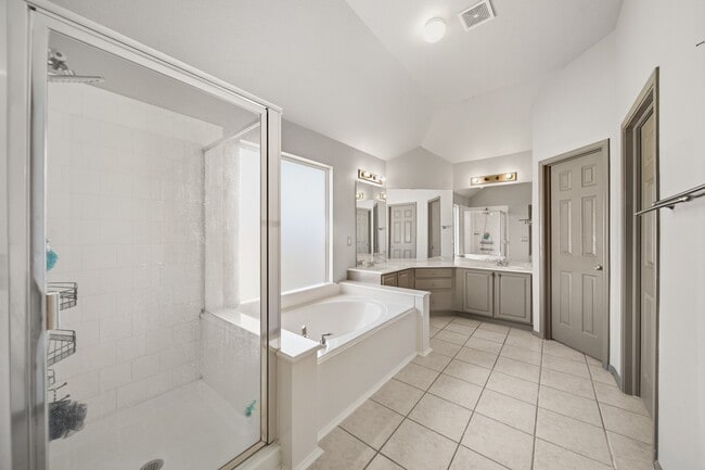 Building Photo - 8804 Sunforest Ln