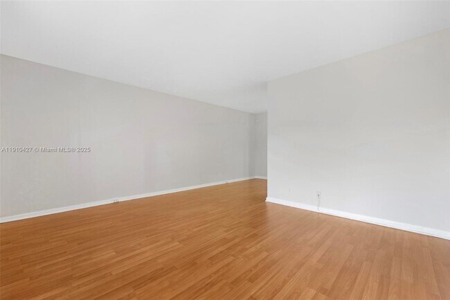 Building Photo - 800 SW 131st Ave