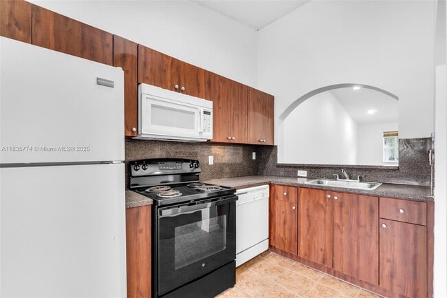 Building Photo - 1251 SE 31st Ct