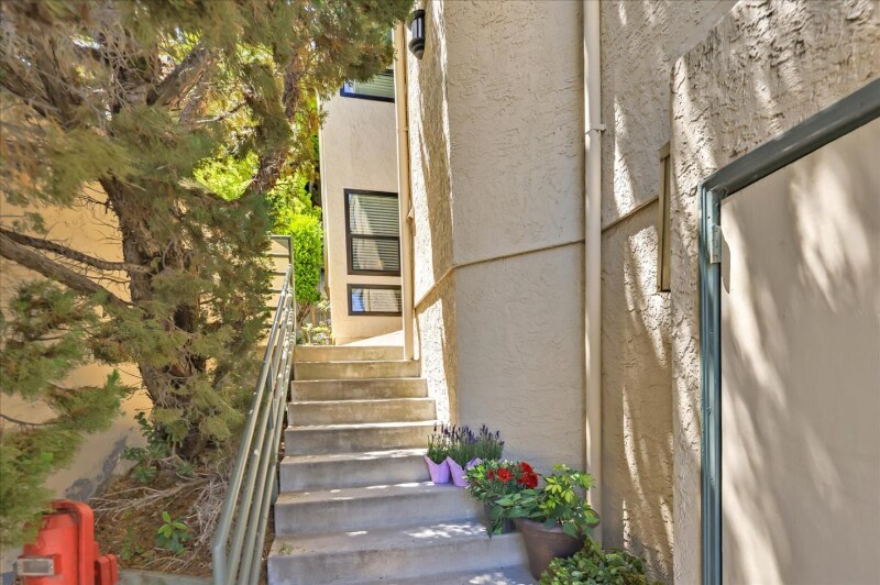 Building Photo - 430 Portofino Dr