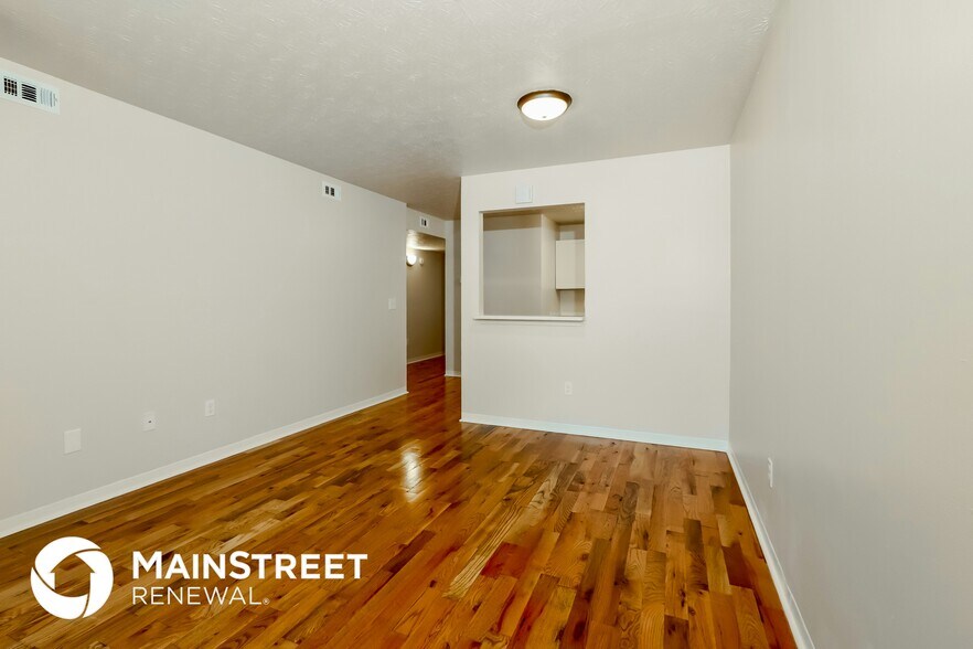 Building Photo - 1339 S 28th St