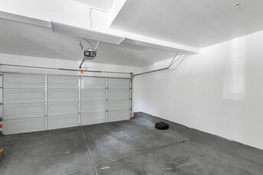 Building Photo - 140 Liberty St