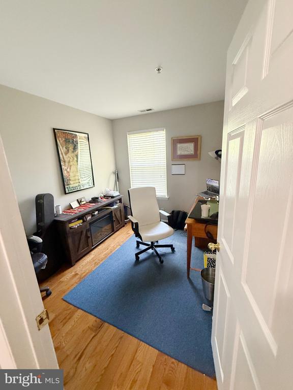 Building Photo - 63 Foxglove Dr