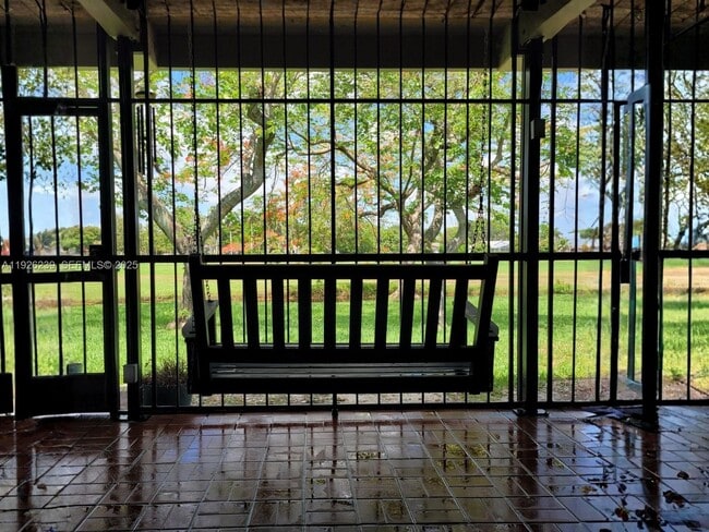 Building Photo - 19066 Bob-O-Link Dr