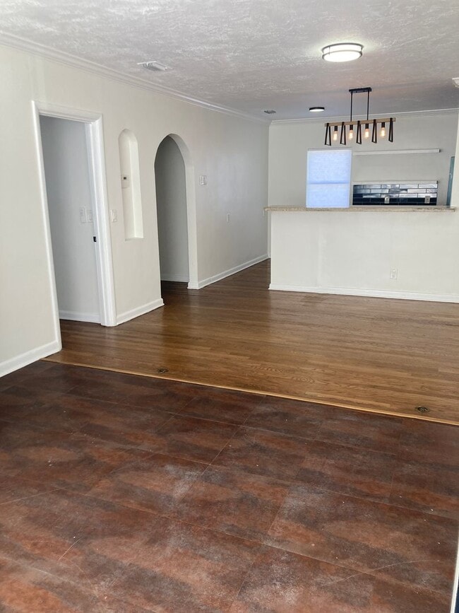 Building Photo - 5101 Spruce Ave