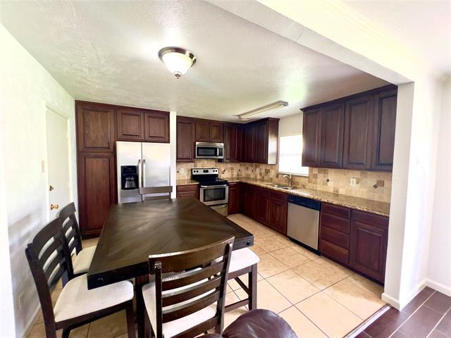 Building Photo - 2902 Rayswood Dr