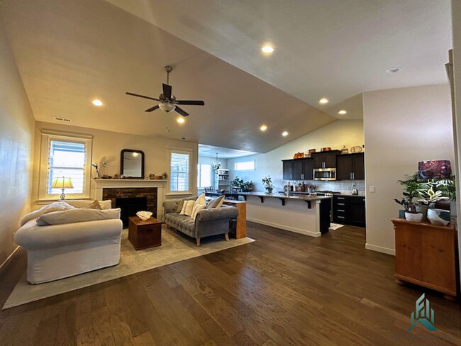 Building Photo - Premium 4-Bedroom, 3-Bathroom Home for Rent