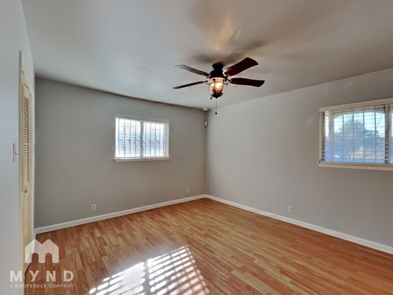 Building Photo - 5727 Bogart Dr