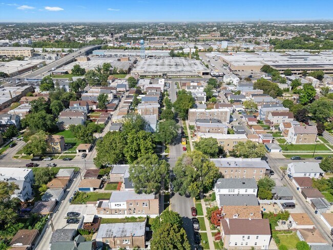 Building Photo - 1301 S 51st Ave