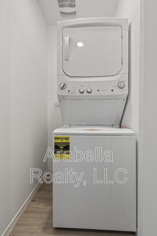 Building Photo - 13823 Ostrich Run