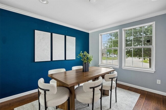 Building Photo - 320 S Mesa Verde Way