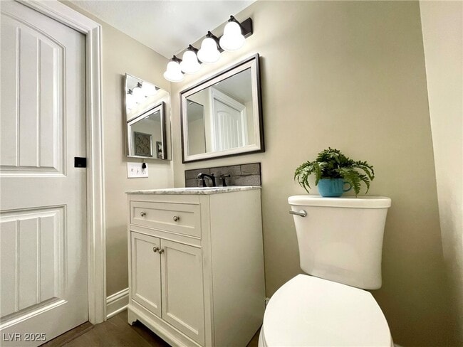 Building Photo - 2246 Windsor Dr