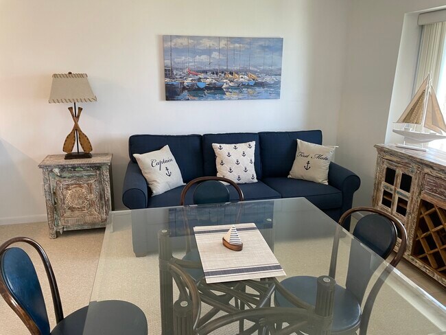 Dining Area - 4501 S Atlantic Ave