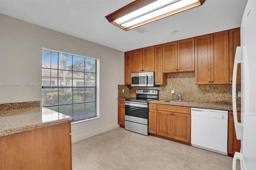 Building Photo - 7532 Nova Dr