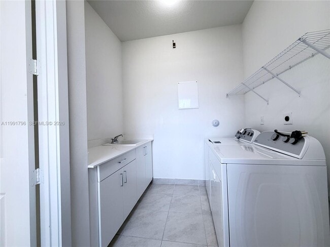 Building Photo - 5028 Gambero Wy