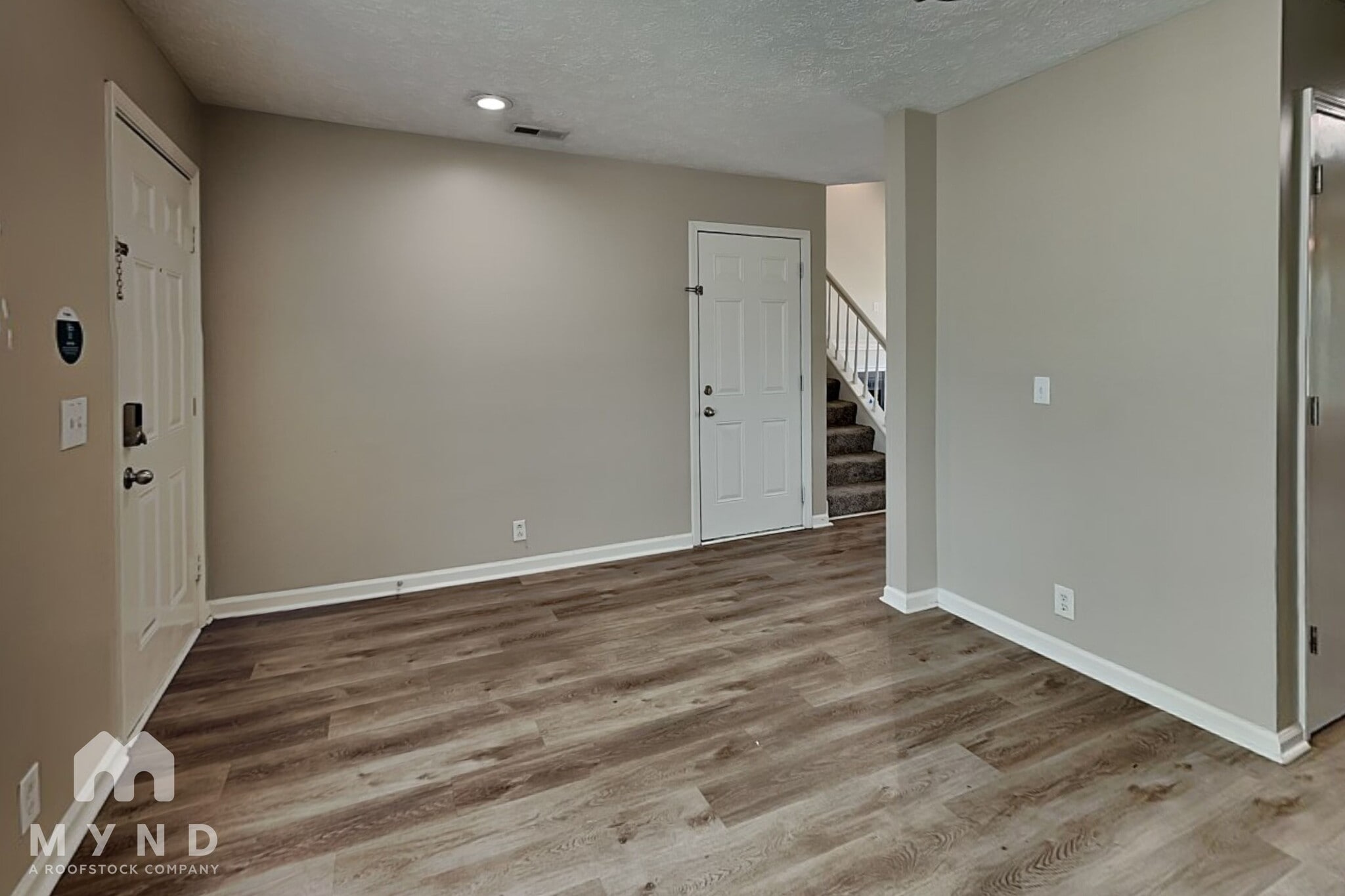 Building Photo - 3100 Creekview Ln