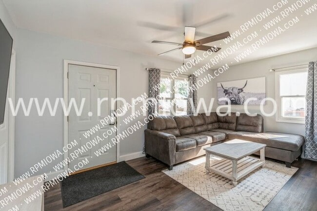 Building Photo - 2935 Indianapolis Ave