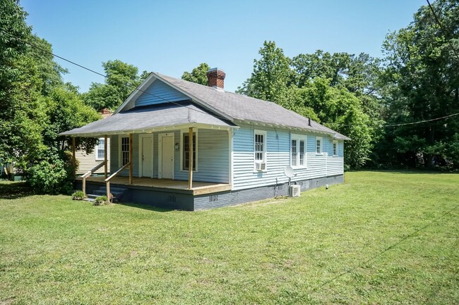 Primary Photo - 1325 Clark St