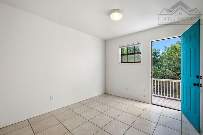 Building Photo - 516 Hillside Ave