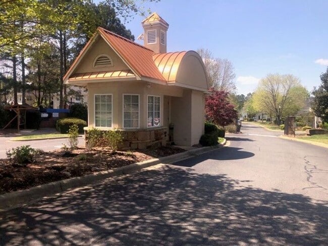 Building Photo - 2-bedroom Mathews Townhome