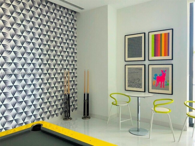 Building Photo - 501 NE 31st St