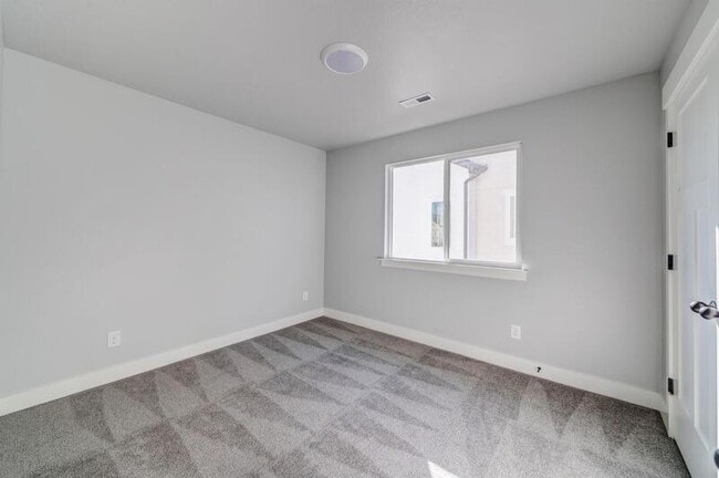 Building Photo - 13893 Little Rdg Ln