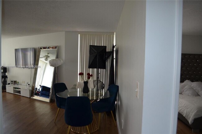 Building Photo - 7125 NW 186th St