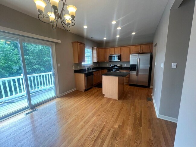 Building Photo - 409 Marshall Heights Dr