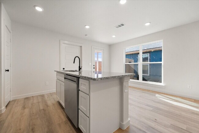 Building Photo - Beautiful New Build Home in Cypress Ranch!