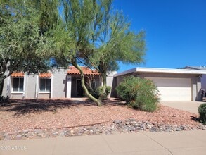 Building Photo - 8826 E Altadena Ave