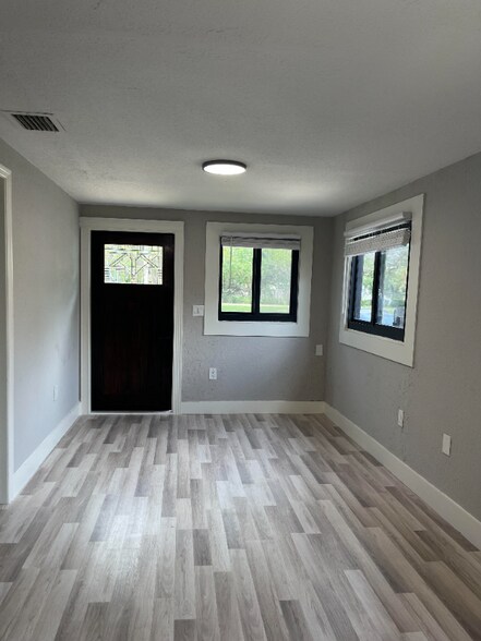 Building Photo - 734 47th St