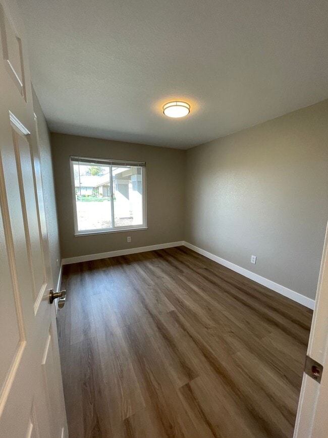 Building Photo - Beautiful Single Story Home Ready To Be Home!