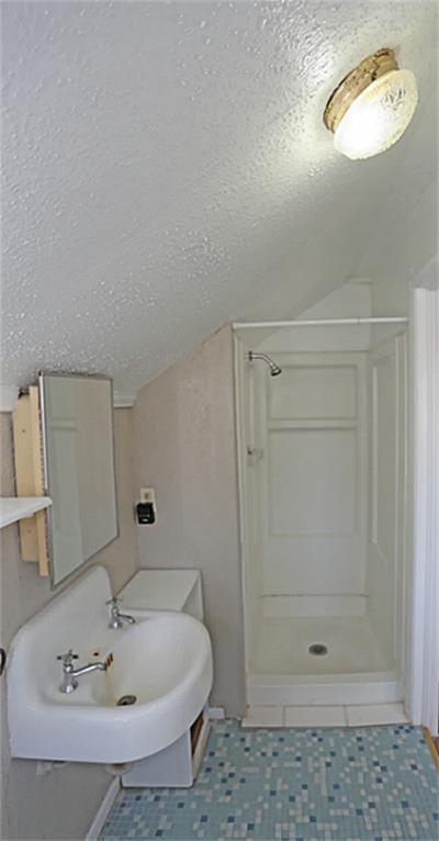 Building Photo - 5604 Chaucer Dr