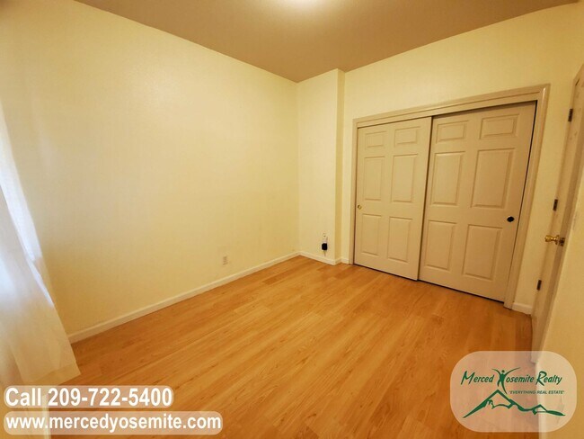 Building Photo - Hunters Village Phase 2. Do not disturb tenants.