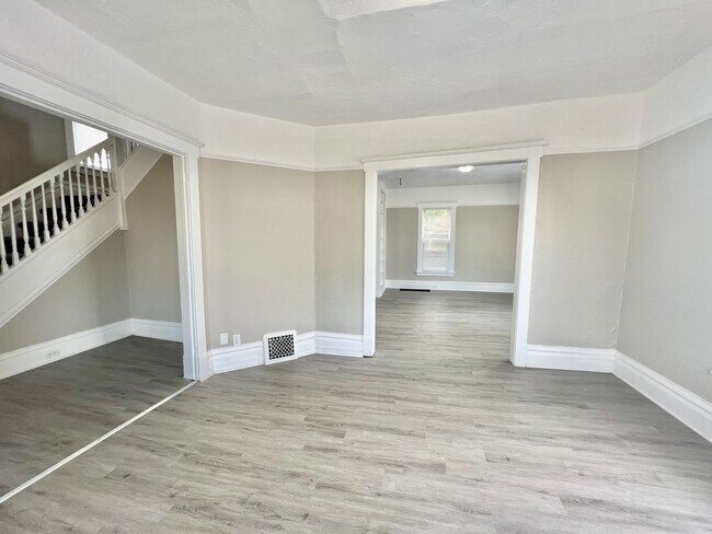 Building Photo - 812 Woodward Ave