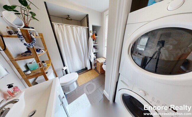 Building Photo - 13 Pleasant Pl