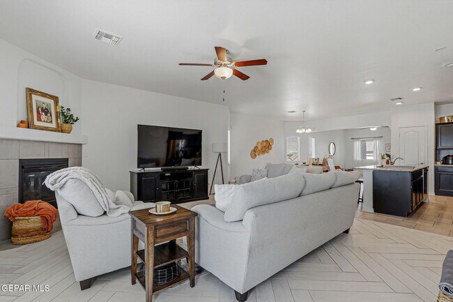 Building Photo - 7564 Wolf Creek Dr