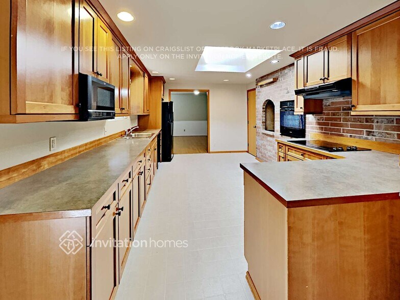 Building Photo - 617 S 301st St