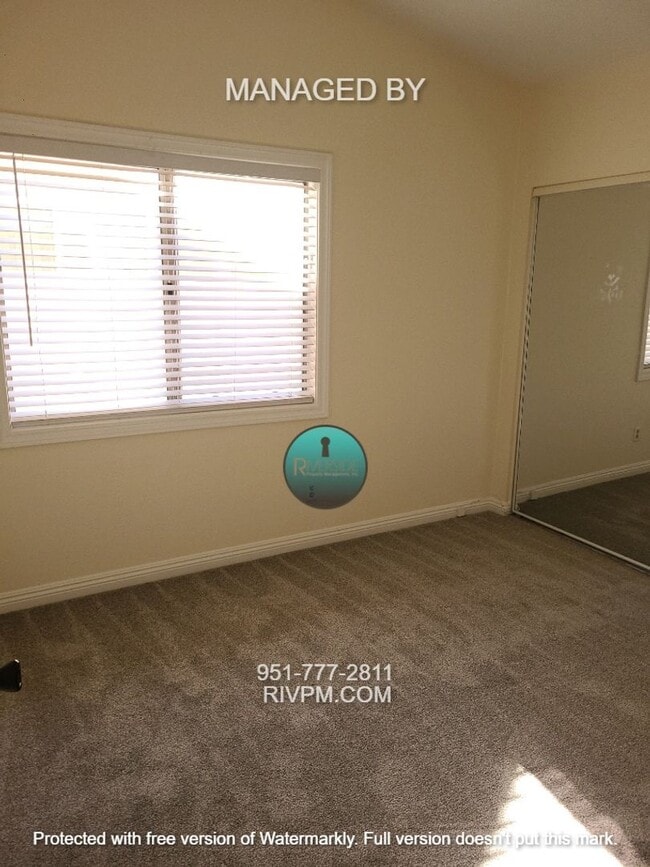 Building Photo - Beautiful home with great curb appeal!