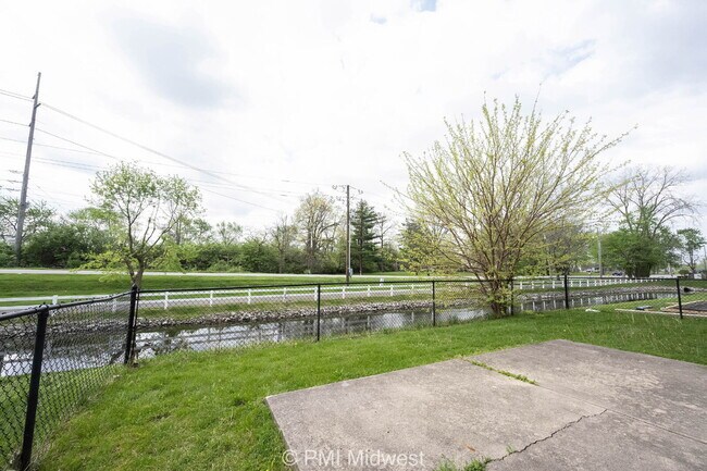 Building Photo - "Charming 3-Bedroom Haven with 2.5 Baths in Indianapolis – Your Perfect Retreat on Liverpool Way!"