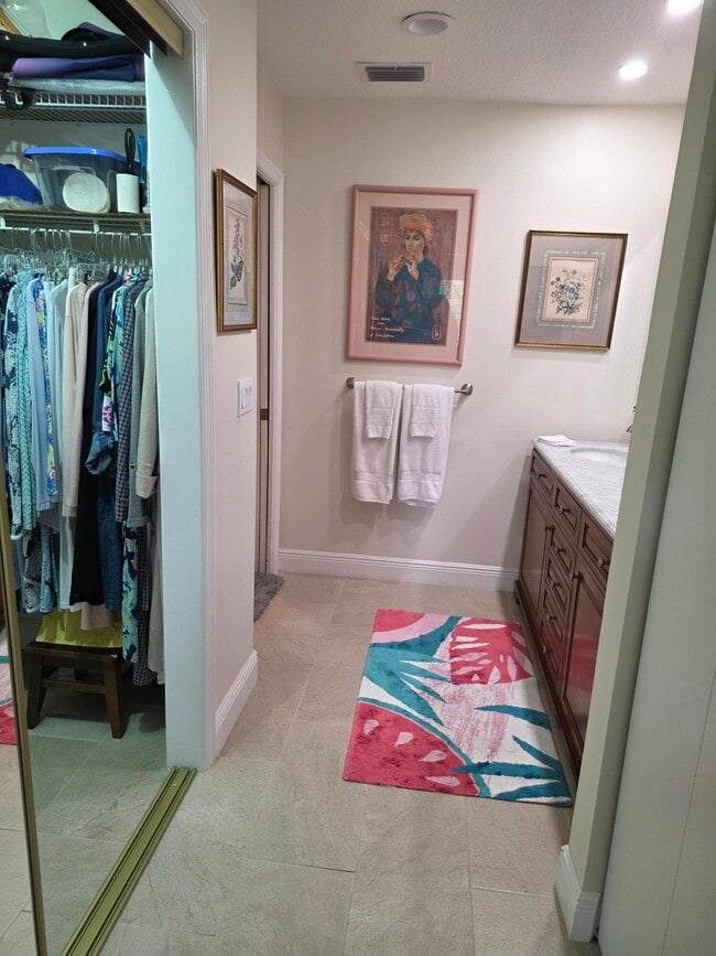 Building Photo - 11000 Ladera Ln