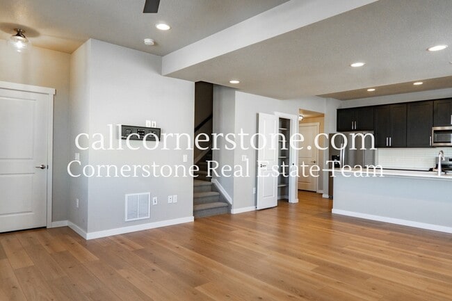 Building Photo - 3713 Levy Pk Dr