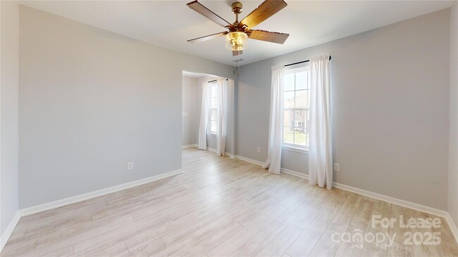 Building Photo - 10848 Tailwater St