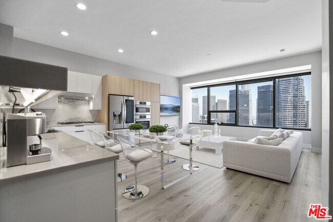 Building Photo - 1100 Wilshire Blvd