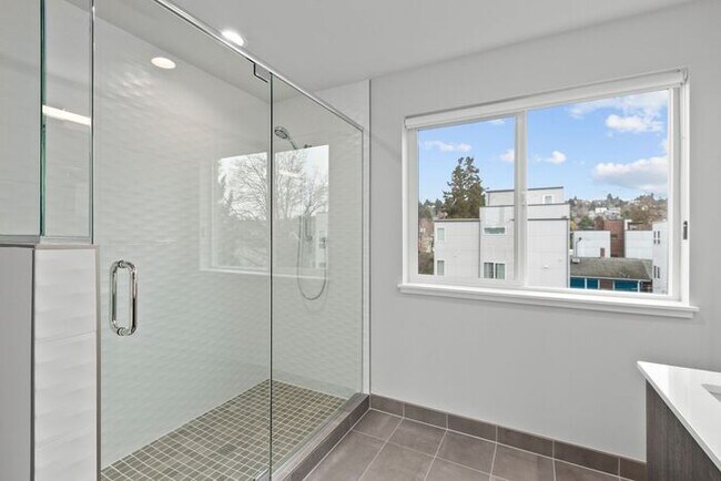 Building Photo - Stunning Brand-New Ballard Townhome with Air Conditioning