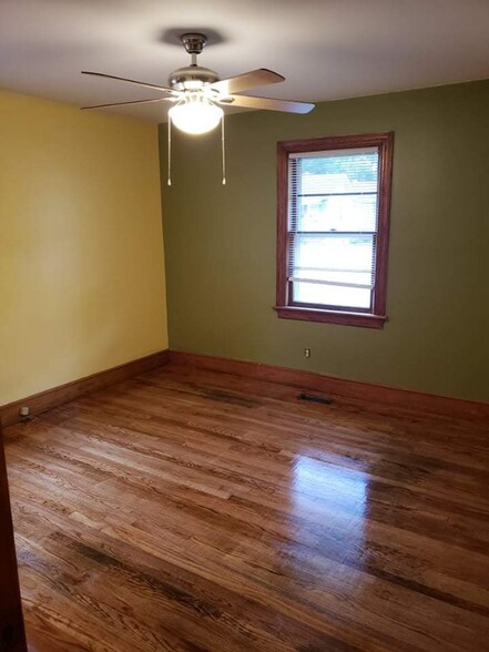 Building Photo - 811 Paul St