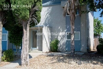 Building Photo - 810 Palm Cir
