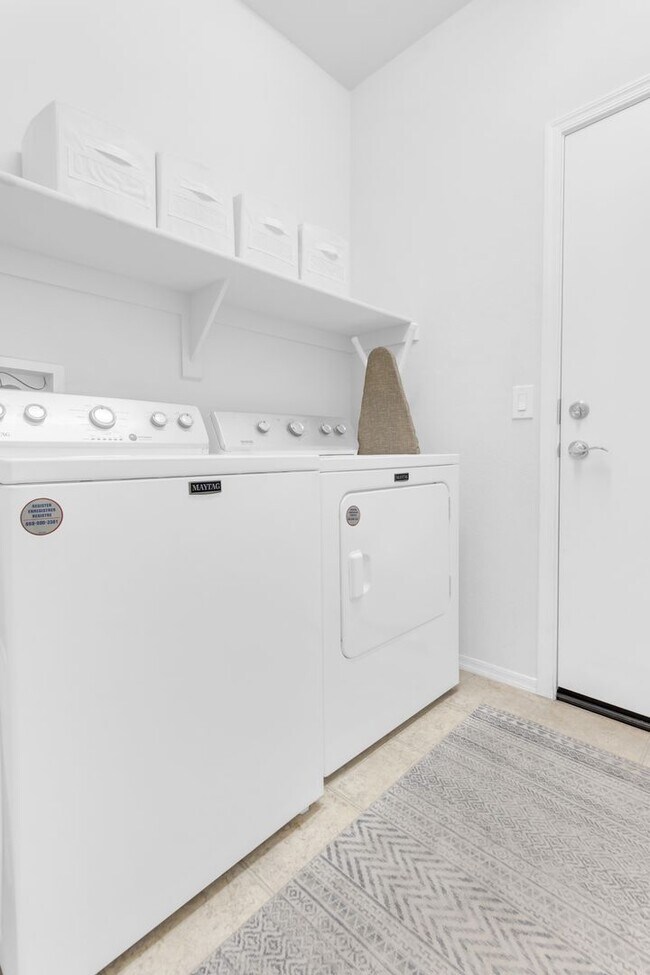 Building Photo - Stunning Single-Level Rental In The Highly...