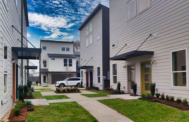 Building Photo - FOR RENT in LAFAYETTE!